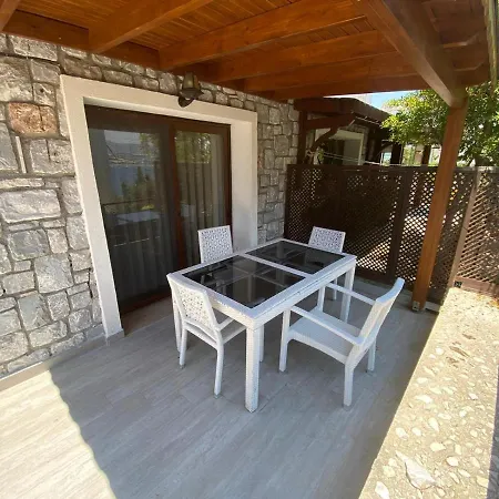 Comfortable House With Private Beach And Garden In Apartmán Bodrum